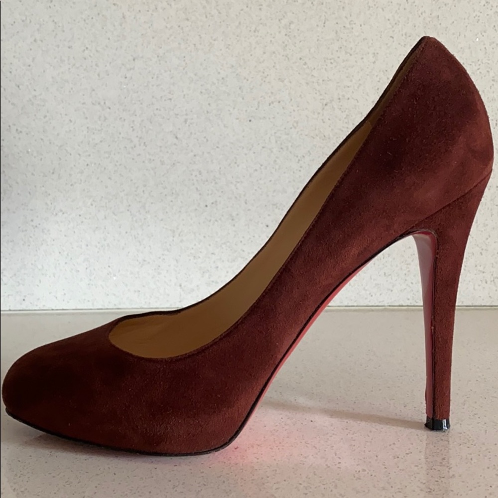 Classic Christian Louboutin heel in mahogany suede - Picture 2 of 9